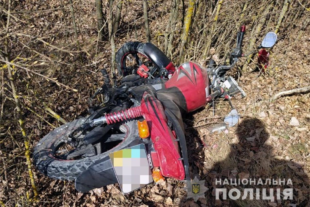У ДТП на Хмельниччині постраждав 54-річний мотоцикліст та його син 