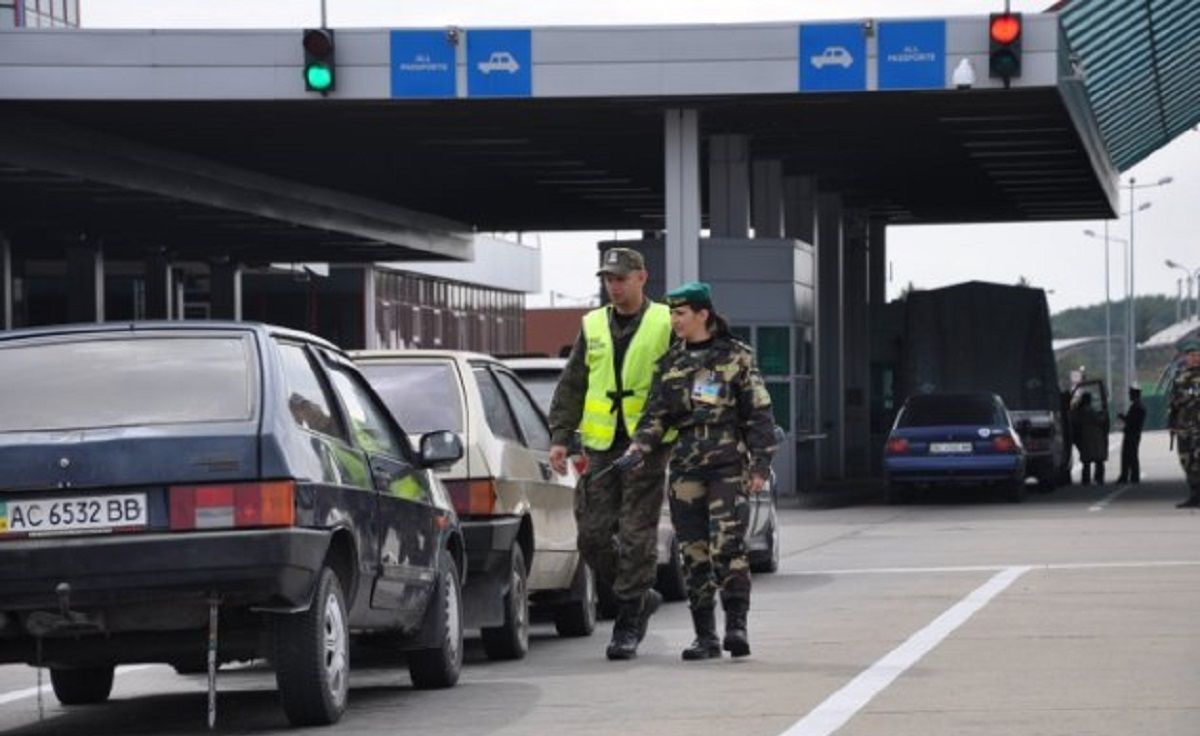 Чоловіків, які незаконно виїхали з України, затримають при поверненні 