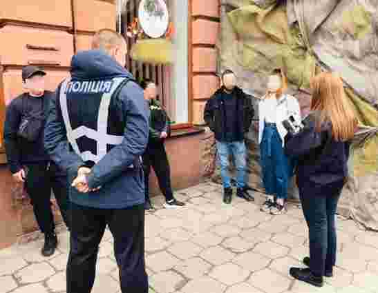 В Івано-Франківську затримали 35-річну харків'янку за виманювання грошей у пенсіонерів