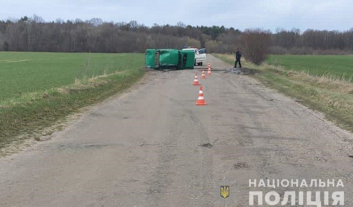 На Львівщині п’яний водій перекинув «Москвич», постраждали двоє дітей