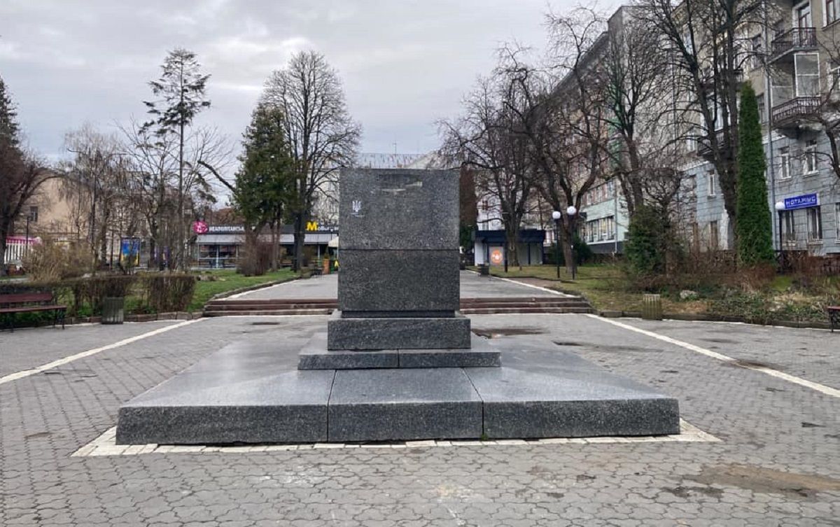 У Тернополі демонтували пам'ятник Алєксандру Пушкіну