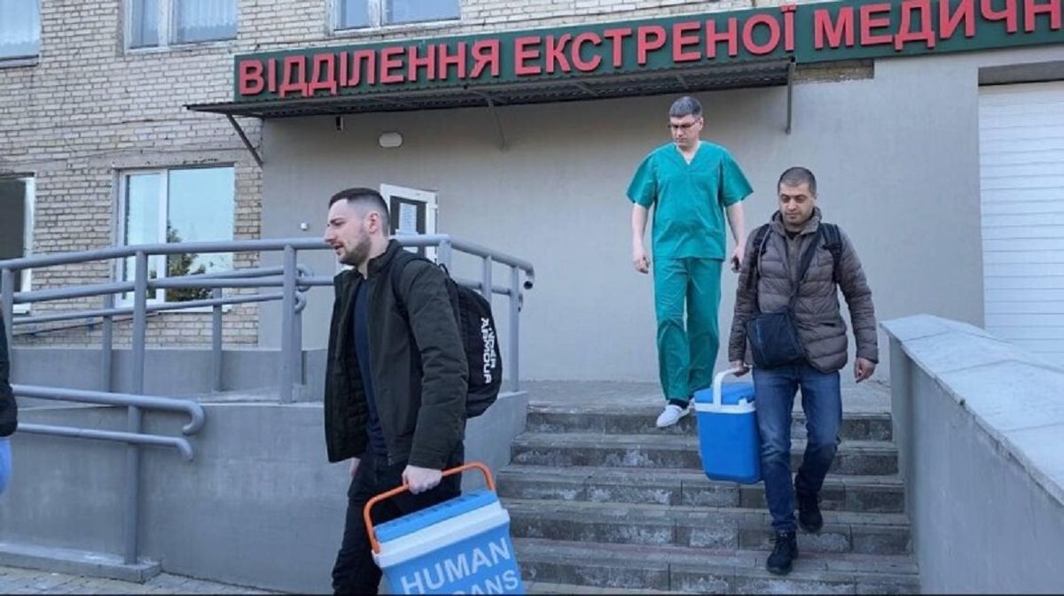 Львівські і нововолинські лікарі під звуки сирени пересадили нирки двом пацієнтам 