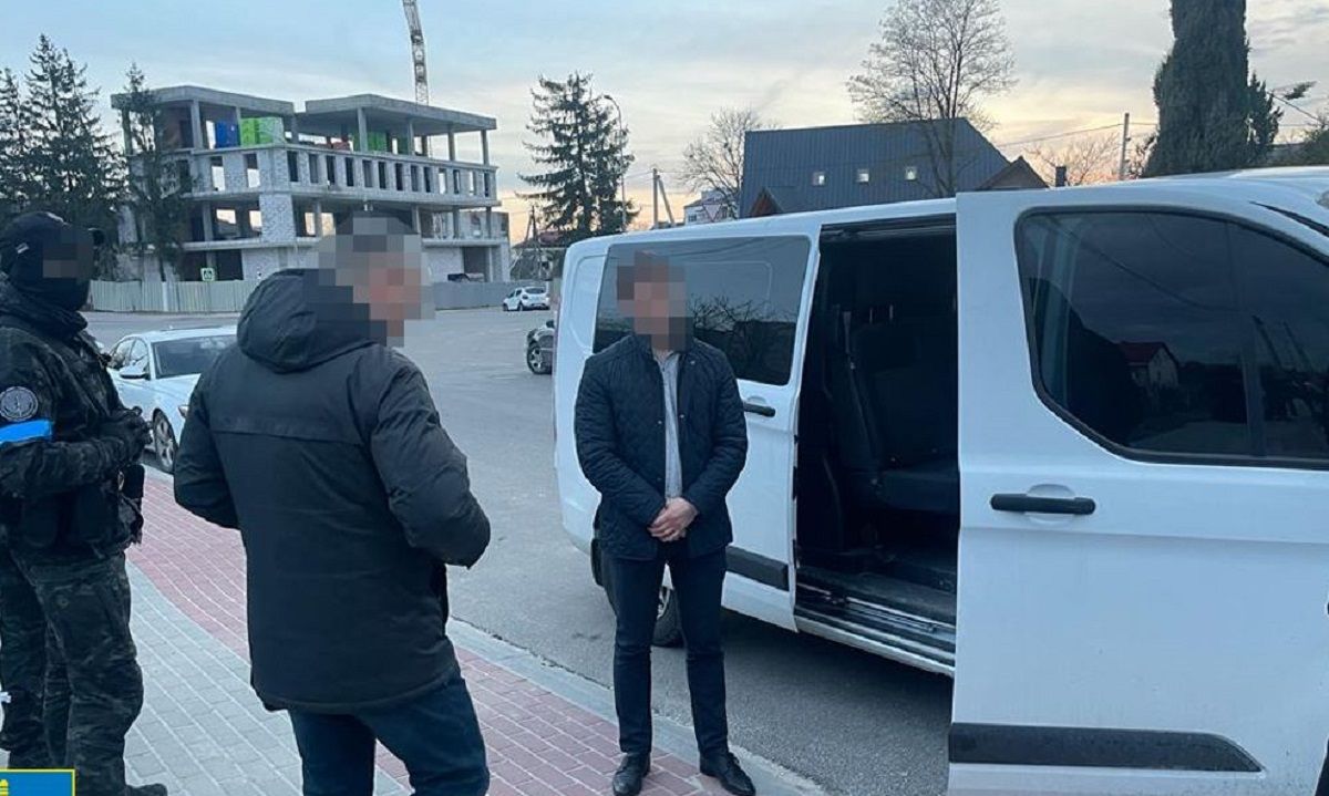 Затриманий на хабарі перший заступник мера Пустомитів вийшов з СІЗО під заставу