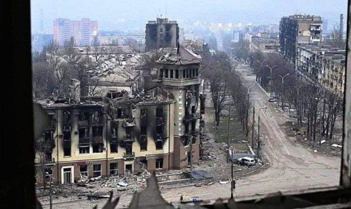 Росіяни готують у Маріуполі «парад перемоги» на 9 травня
