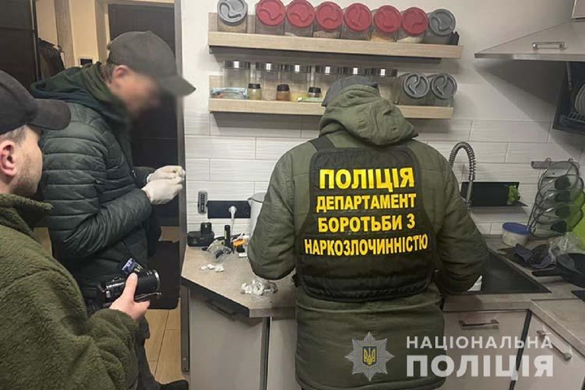 Тернопільські поліцейські затримали 13 учасників банди закладчиків