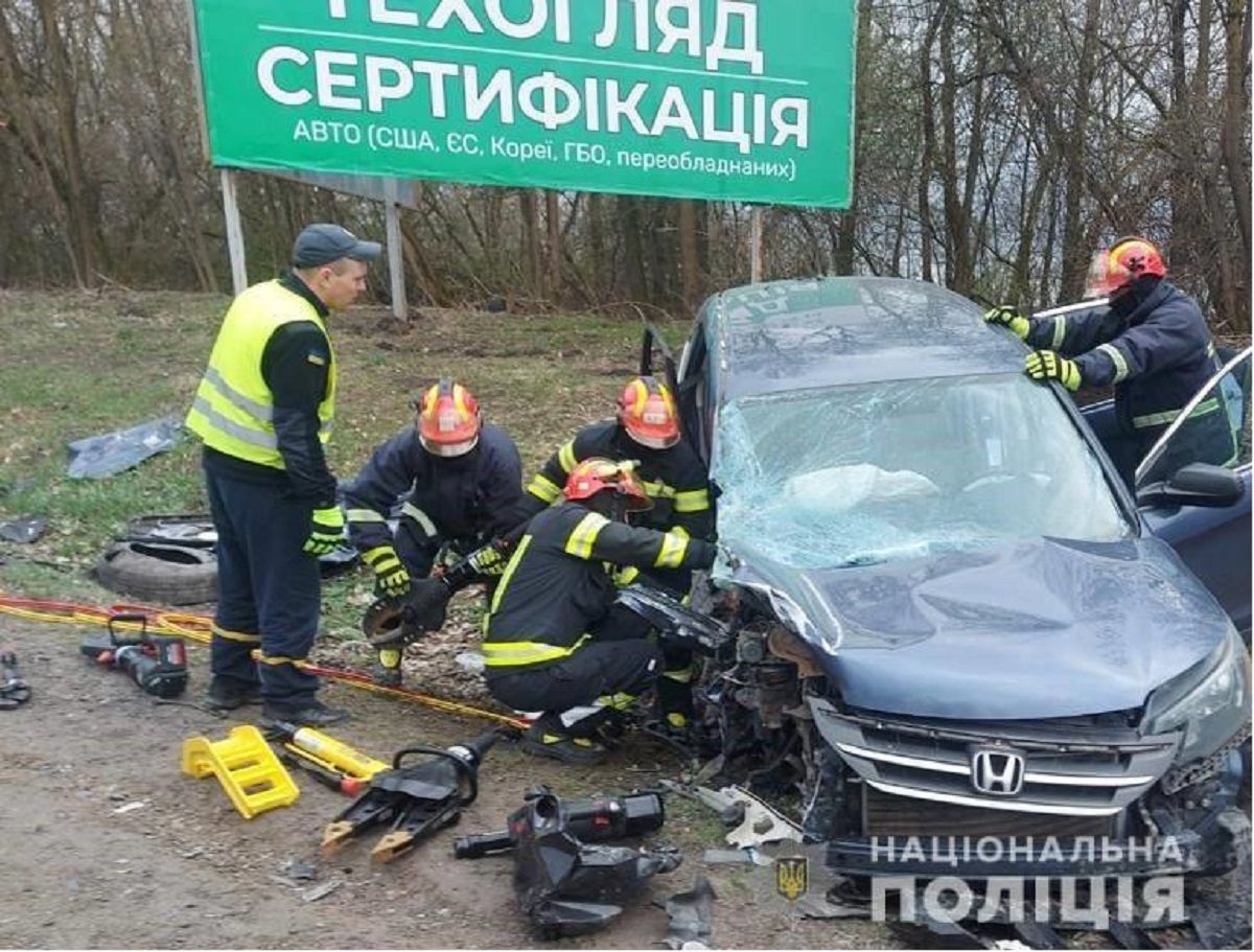 Внаслідок зіткнення авто під Тернополем загинули двоє людей 