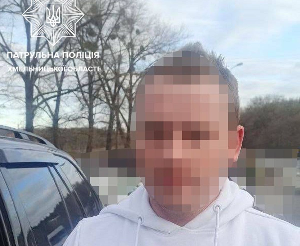 На блокпості у Хмельницькому виявили 25-річного водія BMW X5 під наркотиками