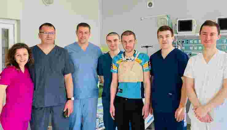 Івано-Франківські хірурги вперше провели складну операцію Росса