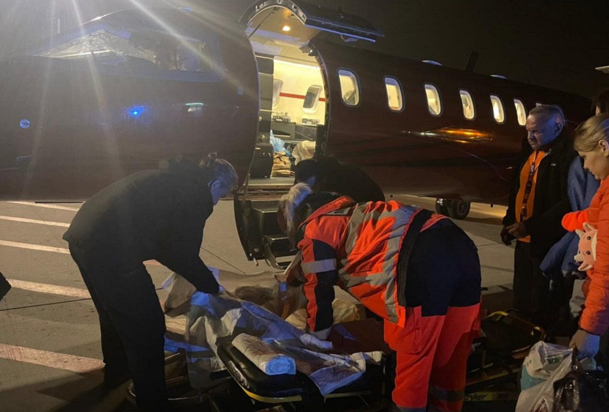 Двоє українських дітей з опіками полетіли  на лікування до США