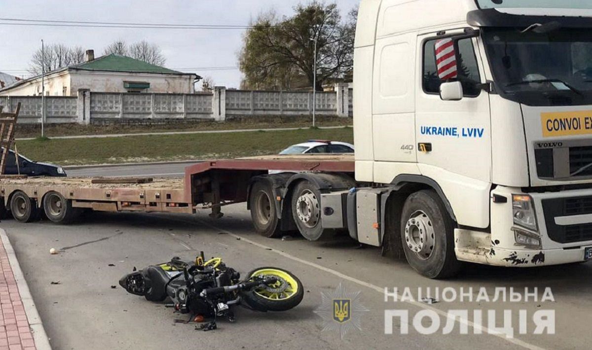У Львові 28-річний мотоцикліст загинув після зіткнення з вантажівкою на Сихові 