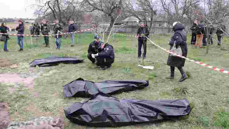 У Бородянці виявили дві братські могили з тілами цивільних