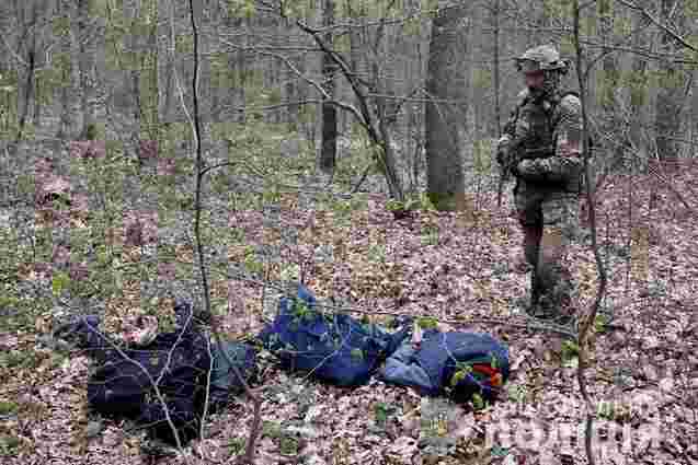 У лісі на Закарпатті затримали трьох переправників призовників закордон