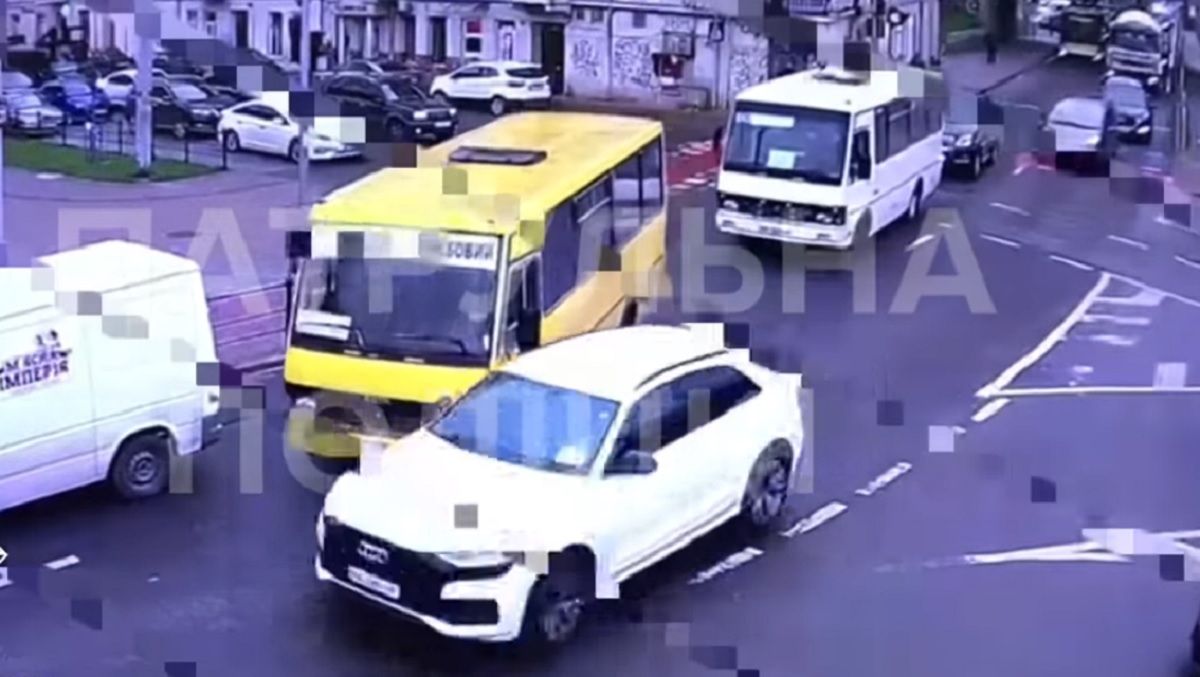 П’яний водій автобуса «Фуджікури» вчинив ДТП у Львові