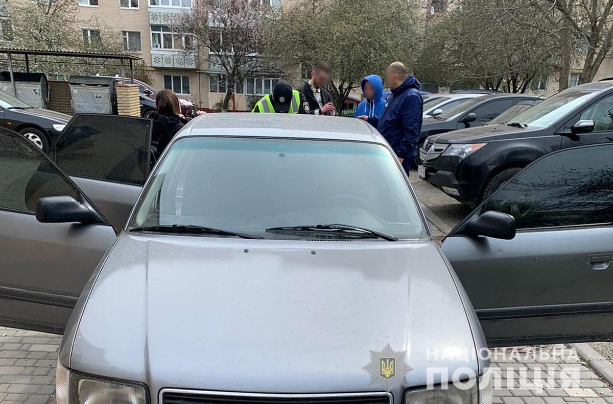 Поліція затримала 37-річного мешканця Хмельниччини за крадіжку 1,2 млн грн з банкомата