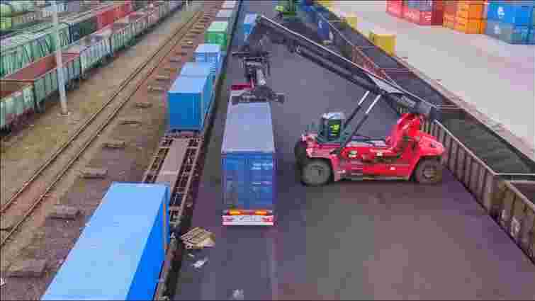 Польський бізнесмен відправив у Харків поїзд із 500 тонн гуманітарного вантажу