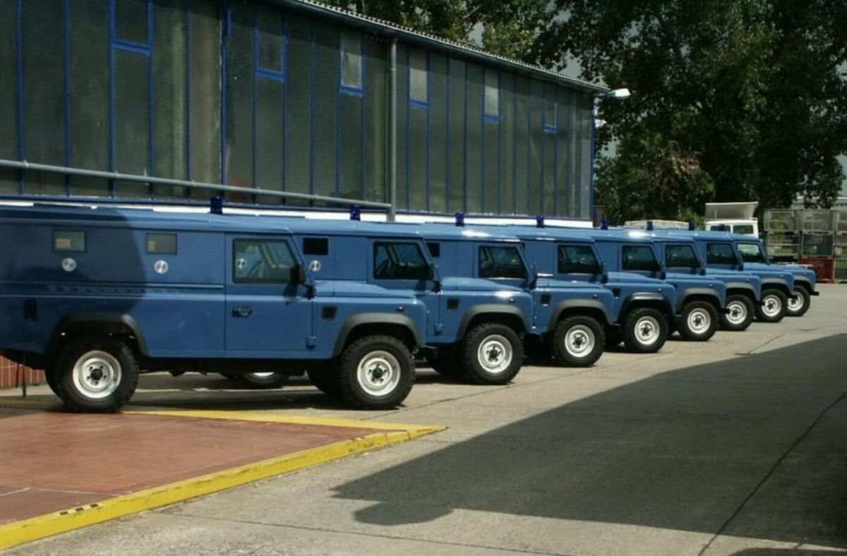 Українська ІТ-компанія придбала для ЗСУ 500 броньованих автомобілів
