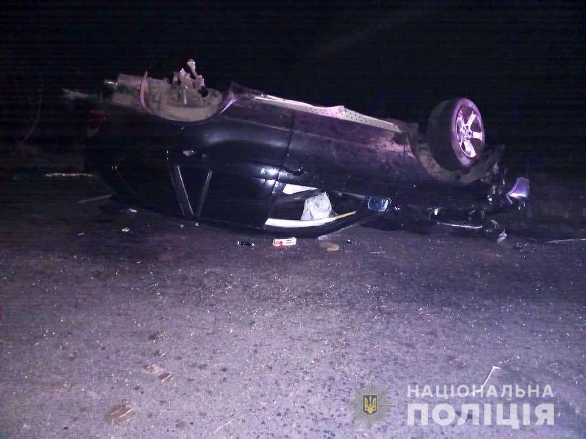 П’яний 21-річний водій перекинув BMW X5 на виїзді з Тячева