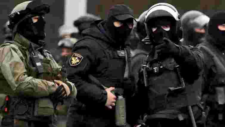 Парламент Білорусі дозволив застосовувати бойову техніку проти населення