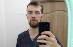 27-річний лікар розповів, як рятував життя під обстрілами в Маріуполі