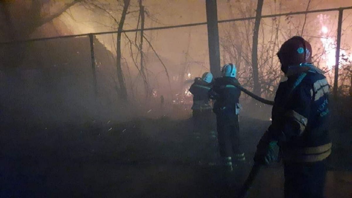 На Луганщині російські військові обстріляли автомобіль рятувальників