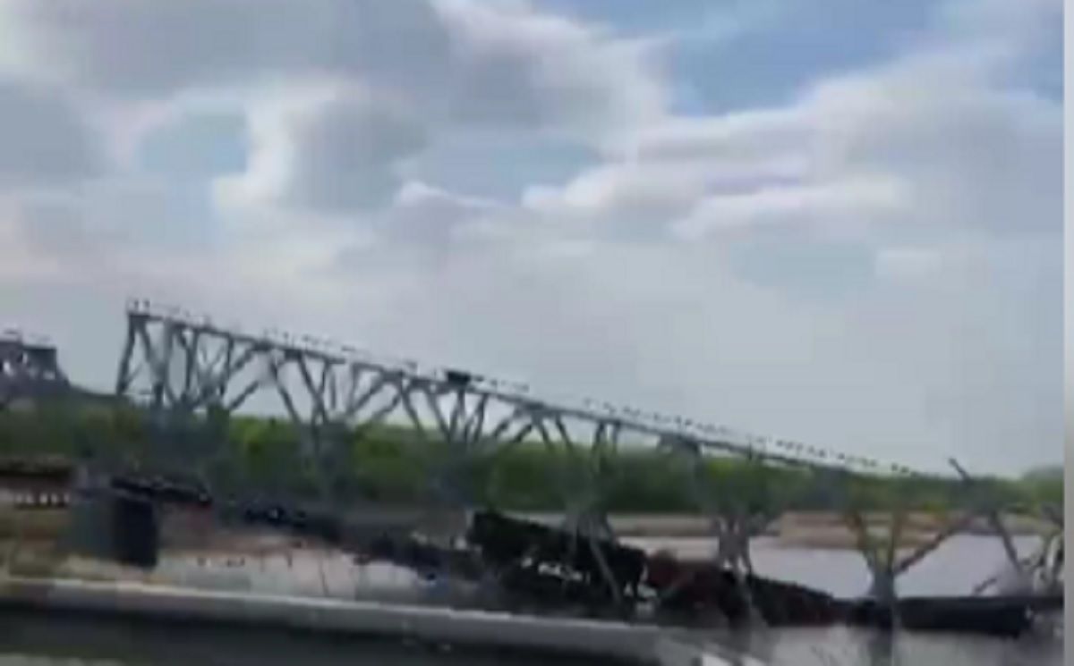 На Донеччині ЗСУ підірвали залізничний міст разом із поїздом окупантів