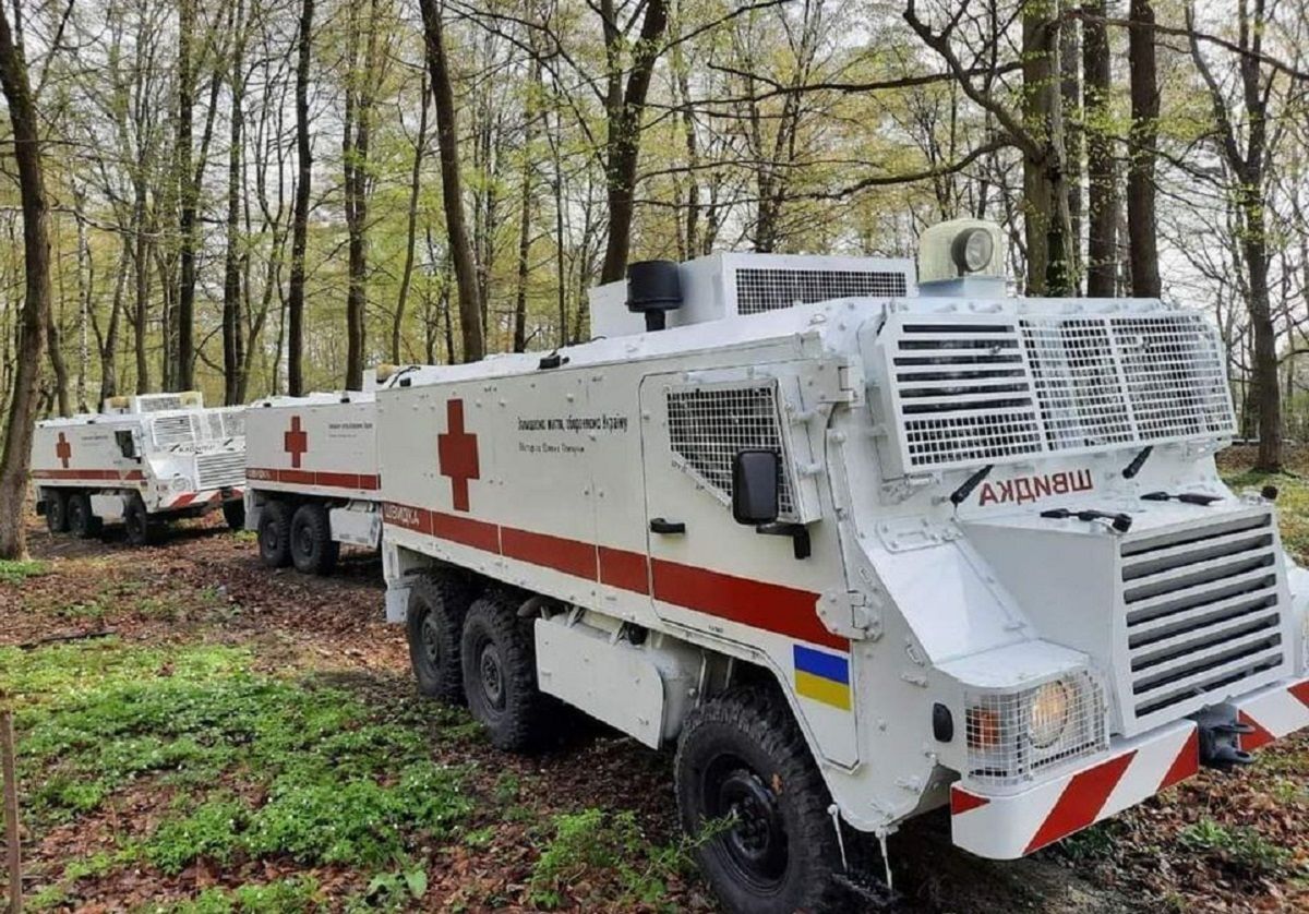 Українські медики отримали ще 23 «швидкі» від міжнародних партнерів