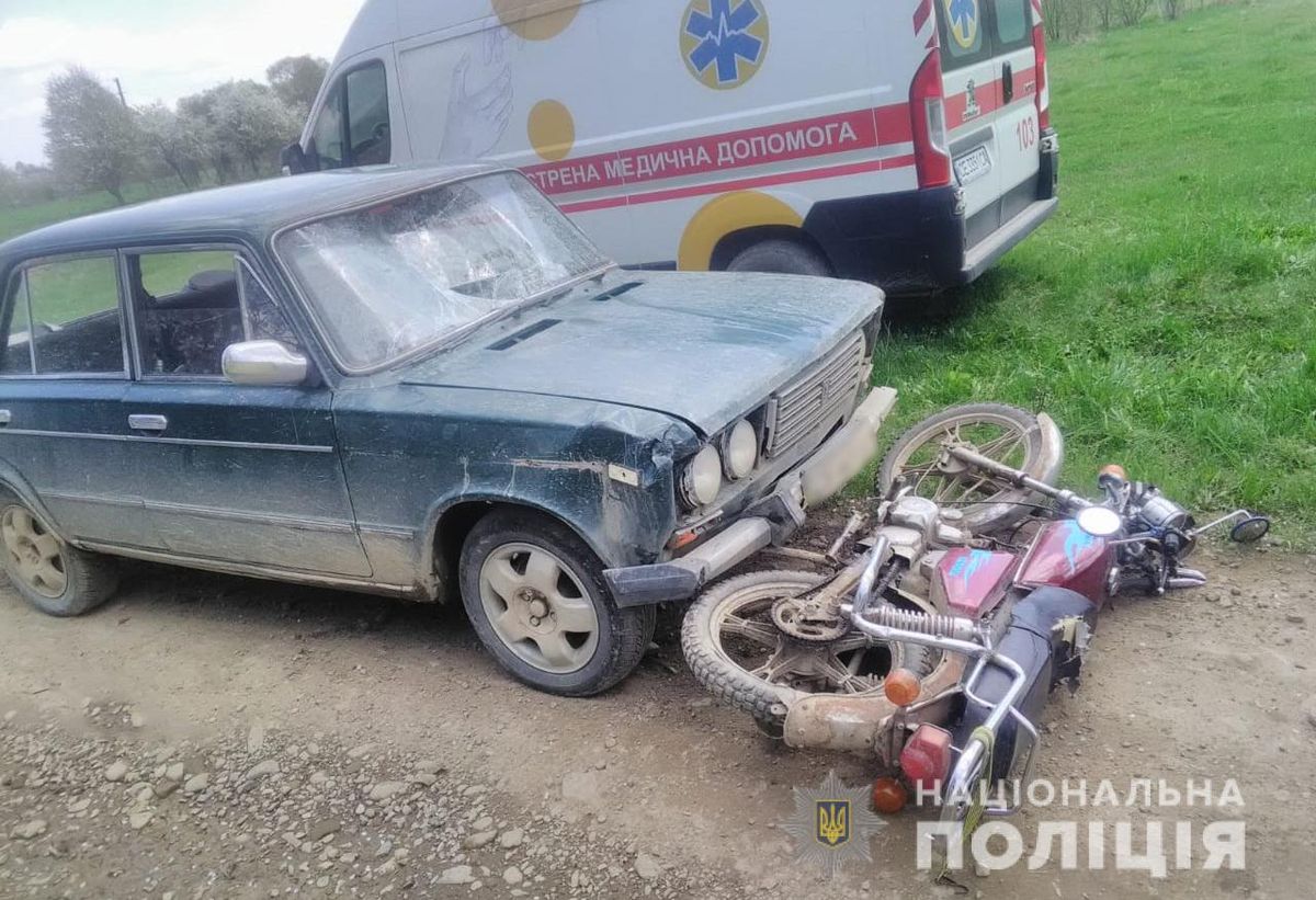 Двоє дітей постраждали у ДТП з п'яним мопедистом на Буковині