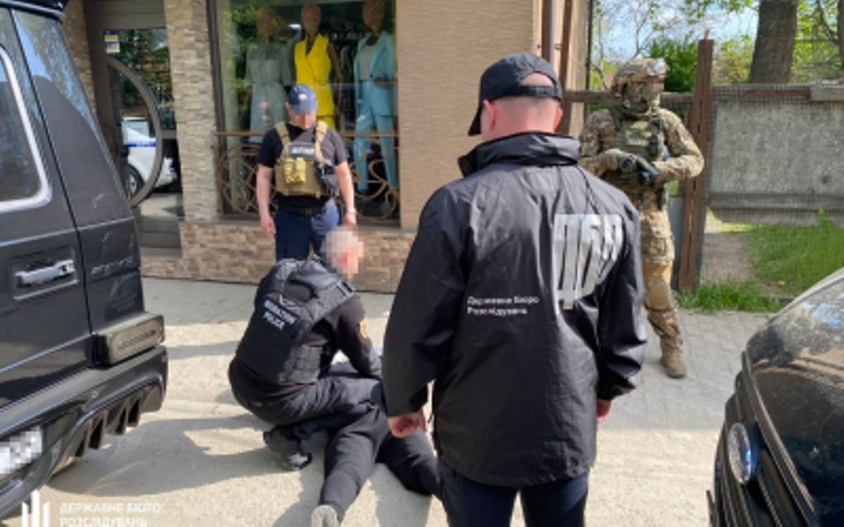 Переселенець із Харкова відправляв ухилянтів за кордон під виглядом волонтерів