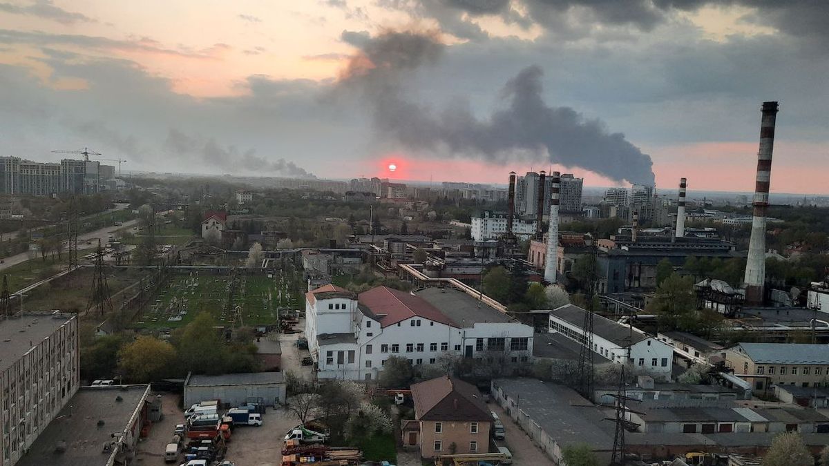 Садовий і Козицький повідомили деталі ракетного удару по Львову