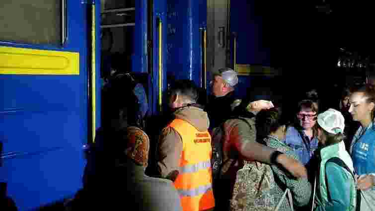 До Львова евакуаційним потягом прибули 86 мешканців Запорізької і Донецької областей