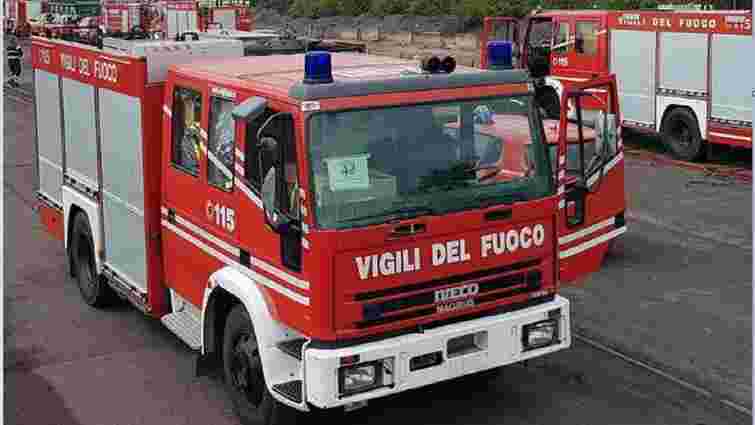 Італія передала українським рятувальникам 45 пожежних машин