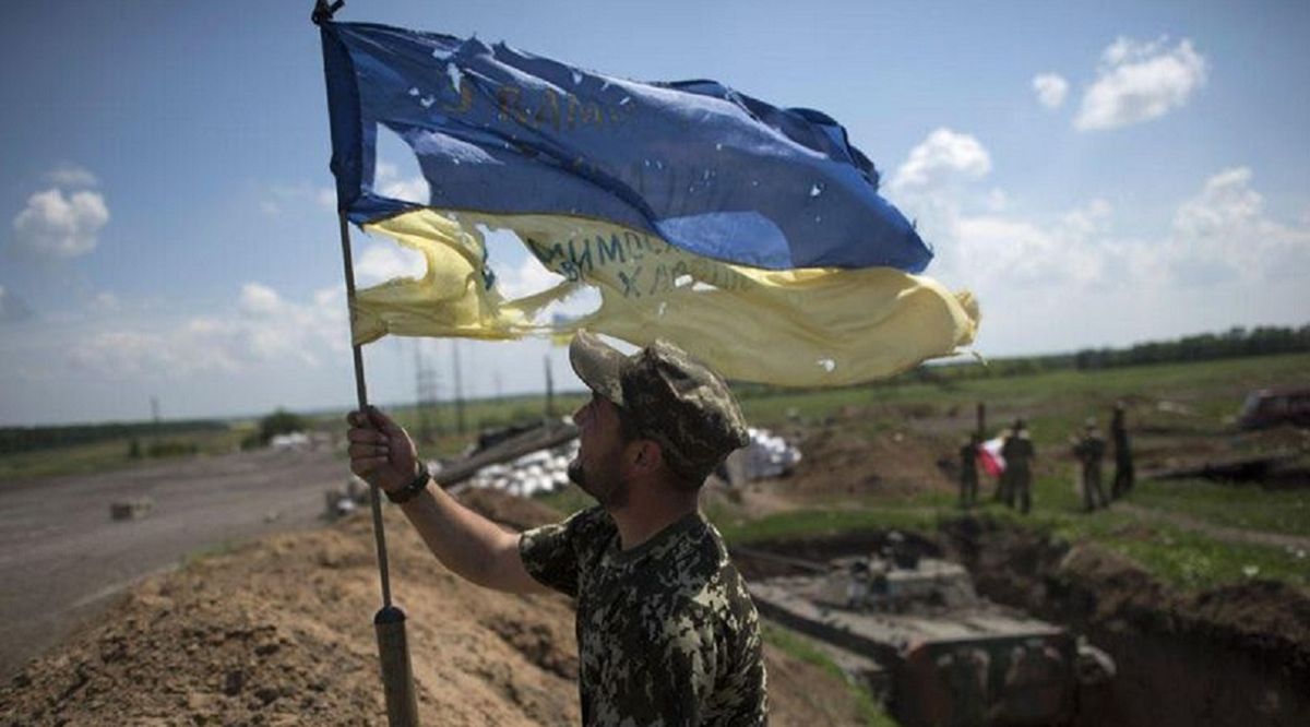 Мер Львова закликав виходити з українськими прапорами в Німеччині попри заборону