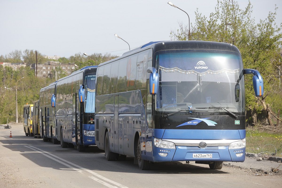 З «Азовсталі» вивезли всіх жінок, дітей і пенсіонерів