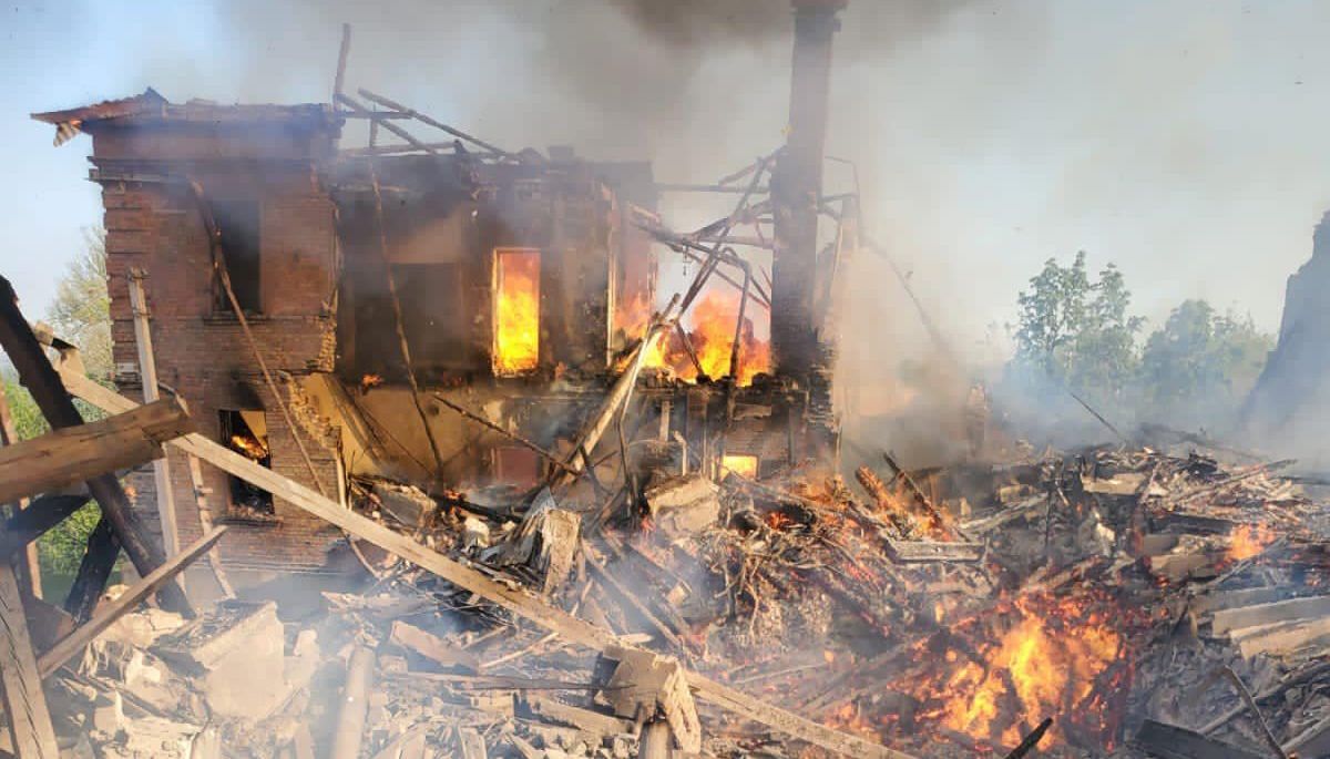 Росіяни розбомбили школу у Білогорівці, де ховалися цивільні
