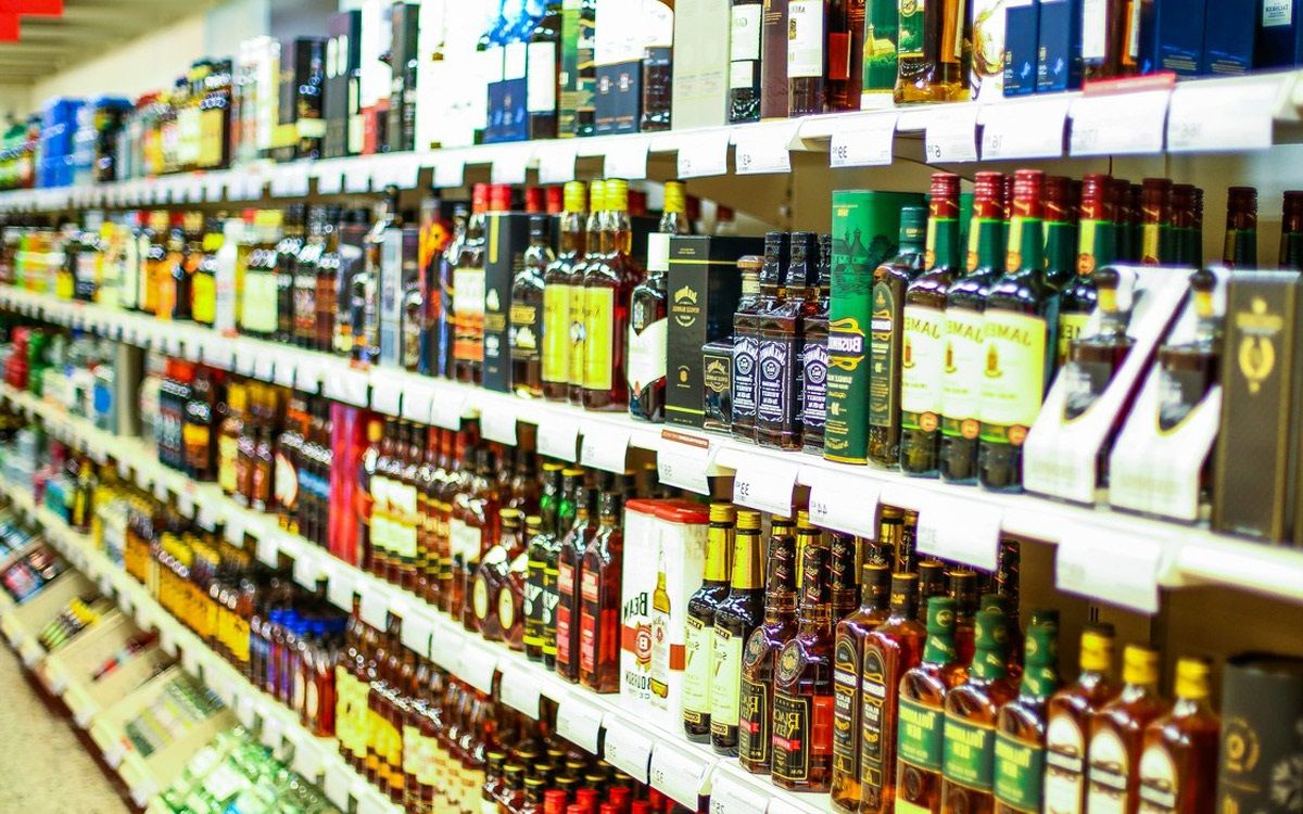 У Стрийській громаді дозволили продаж міцного алкоголю 