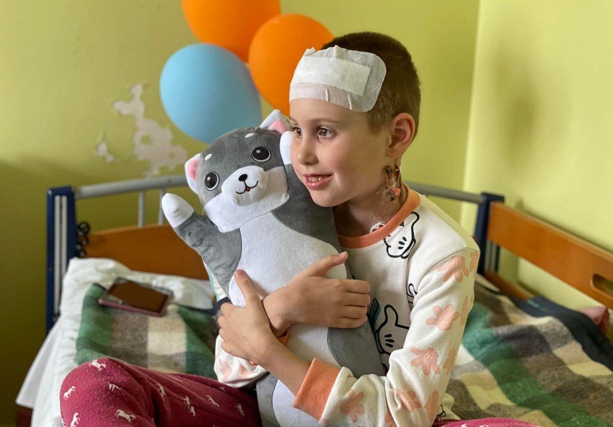 Львівські лікарі врятували 9-річну дівчинку з осколком снаряда в голові