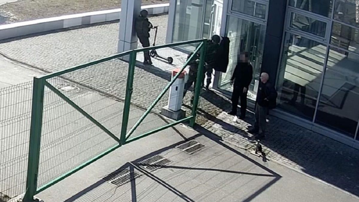 CNN опублікувало відео того, як росіяни розстріляли двох цивільних на Київщині