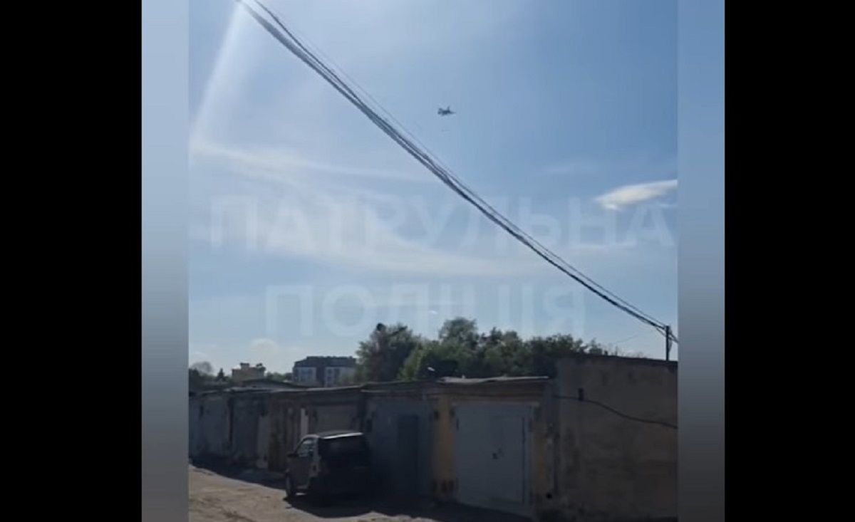 Патрульні затримали 40-річного чоловіка, який у Львові запускав дрон 