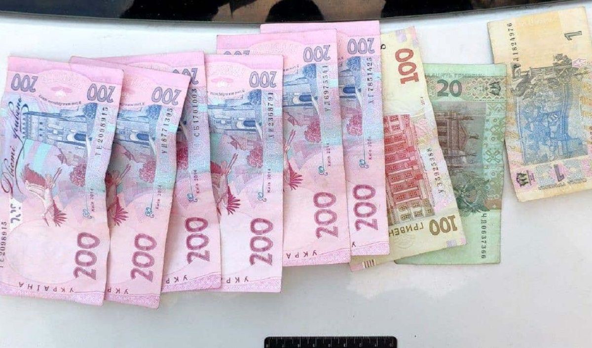 Вчителі-колаборанти в Мелітополі отримали по 1300 грн зарплати від окупантів