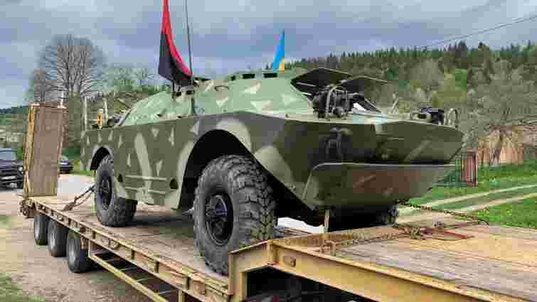 Дрогобицькі бізнесмени Дуліб’яники передали армії БРДМ-2