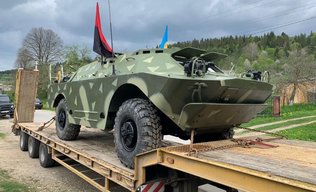 Дрогобицькі бізнесмени Дуліб’яники передали армії БРДМ-2