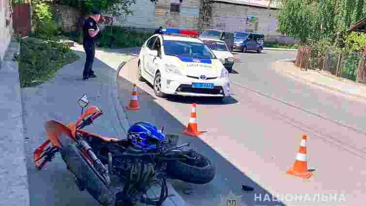 45-річний мотоцикліст загинув після зіткнення з бетонною стіною у Чернівцях 