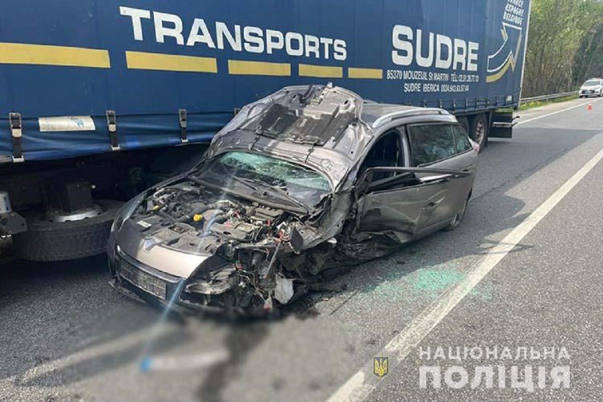 Водійка Renault вчинила ДТП з п'ятьма автомобілями неподалік Тернополя