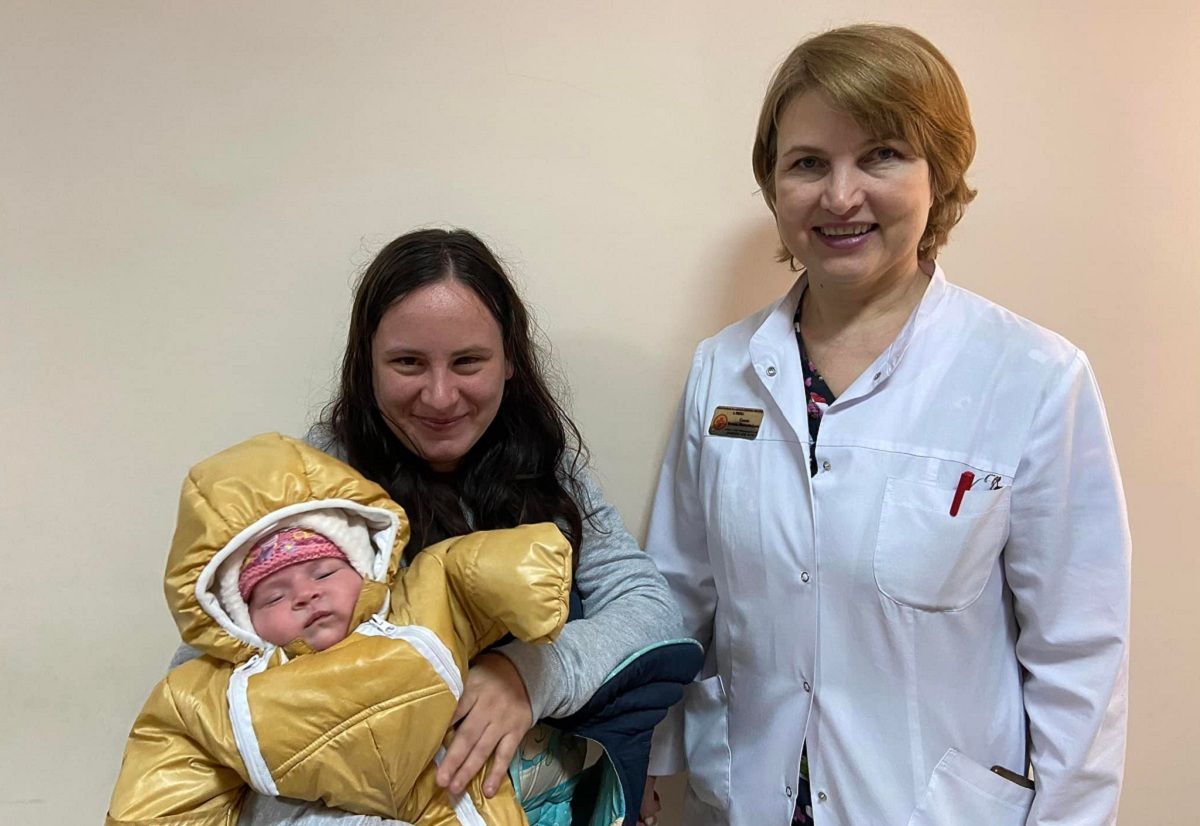 Львівські офтальмологи повернули зір молодій матері з Донецька