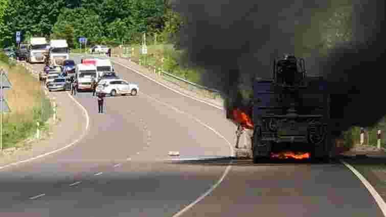 Пожежа у вантажівці заблокувала проїзд до кордону на Буковині