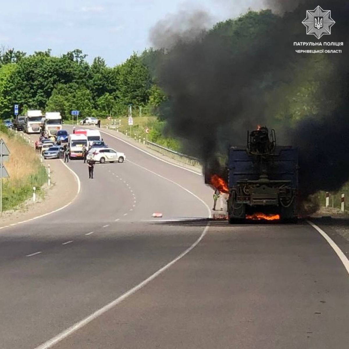 Пожежа у вантажівці заблокувала проїзд до кордону на Буковині