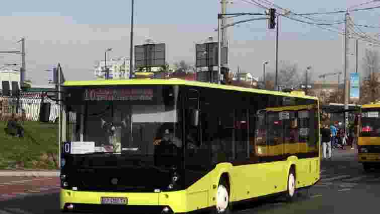 Через дефіцит пального у Львові скасували п’ять автобусних маршрутів