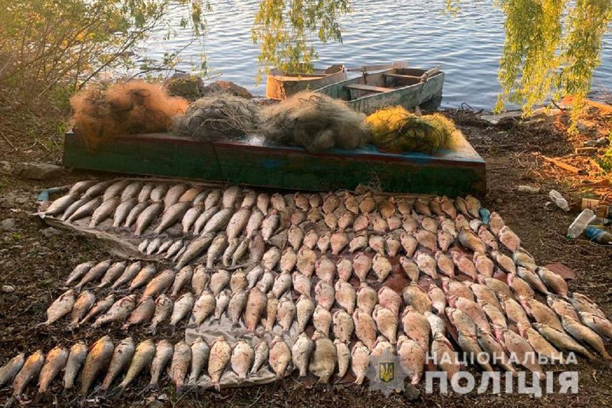 39-річний мешканець Хмельниччини виловив сітками 128 кг риби з водосховища