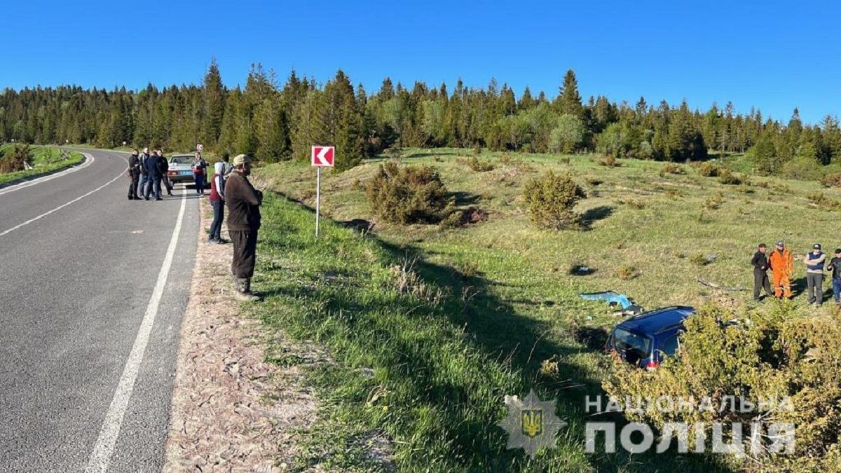 45-річний водій перекинувся на своєму авто на Самбірщині та загинув