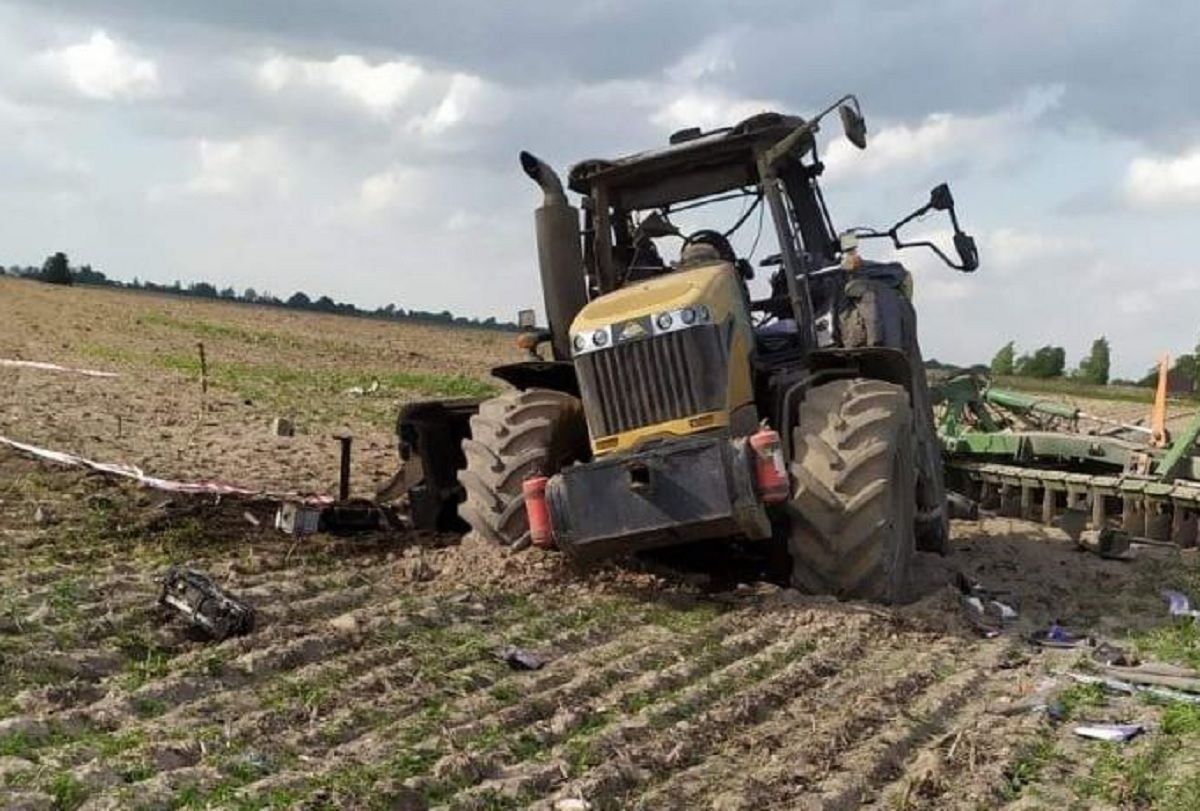 На Київщині тракторист підірвався на протитанковій міні в полі